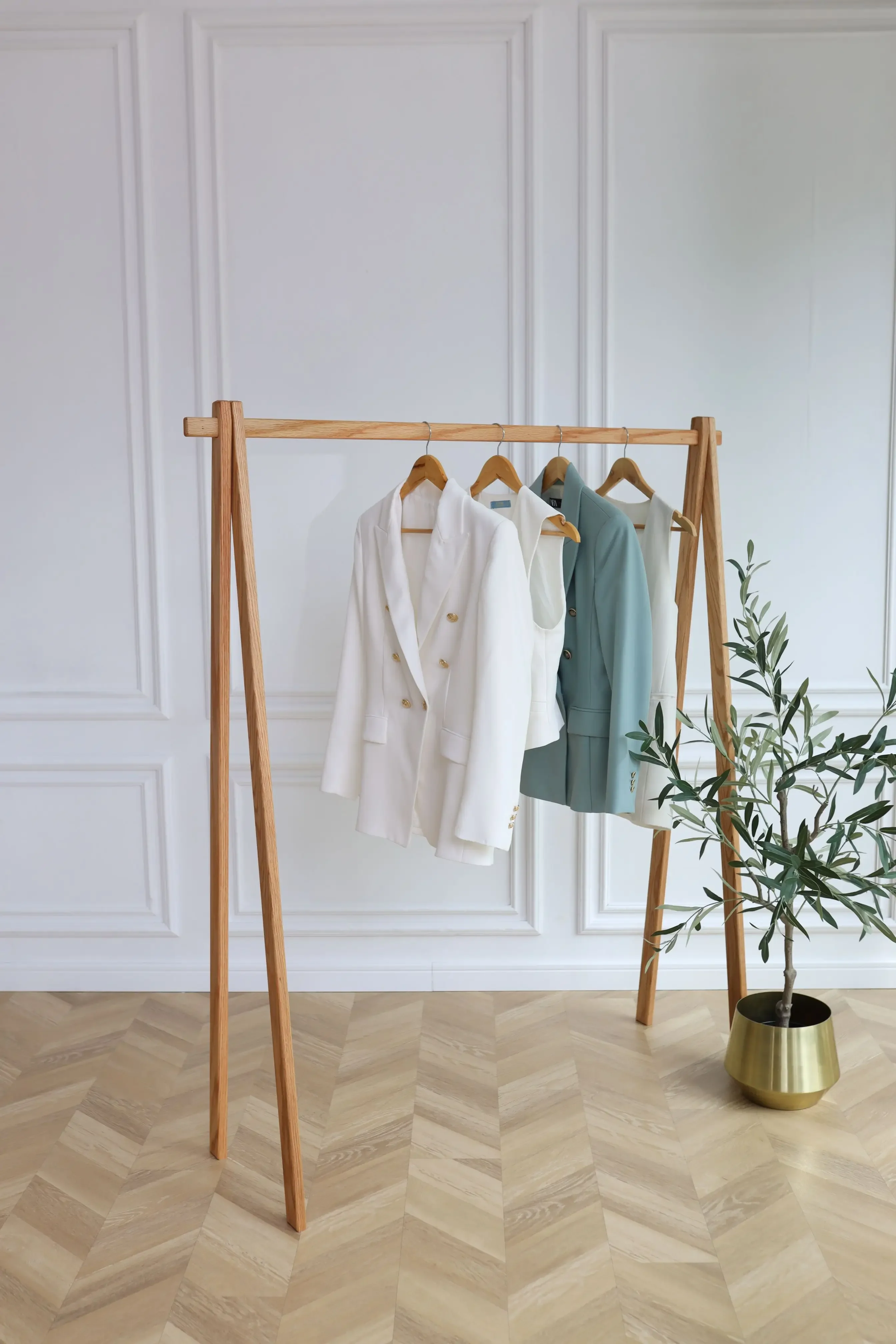 Wooden Clothing Rack – Solid Oak, Tool-Free Assembly, Minimalist Wooden Garment Stand